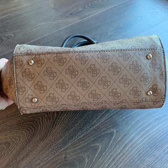 GUESS Tote Bag - Picture 3 of 8